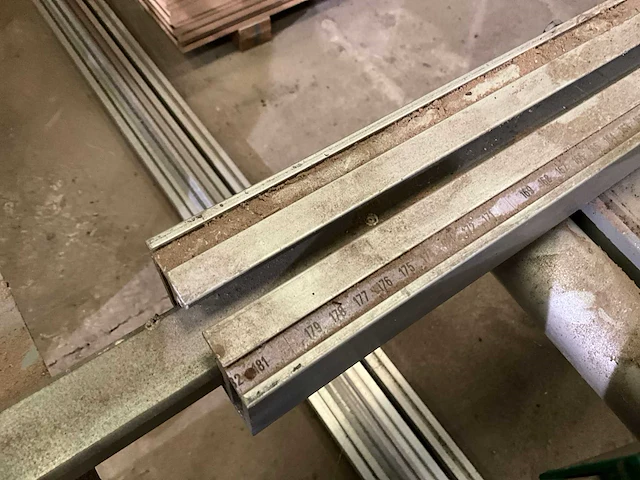 1999 paneelzaagmachine lazzari tema 3200 - afbeelding 12 van  15