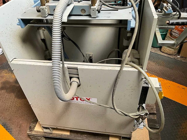 1999 rotox kf 347 kopieerfreesmachine - afbeelding 8 van  12
