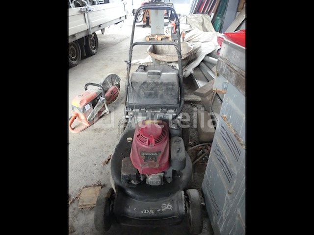 1tractor en 2 grasmaaiers - afbeelding 3 van  18