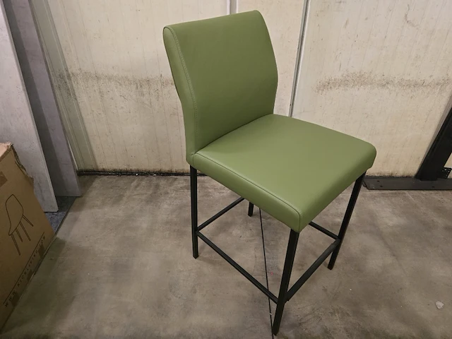 1x barstoel curved groen pu zh65cm - afbeelding 1 van  2