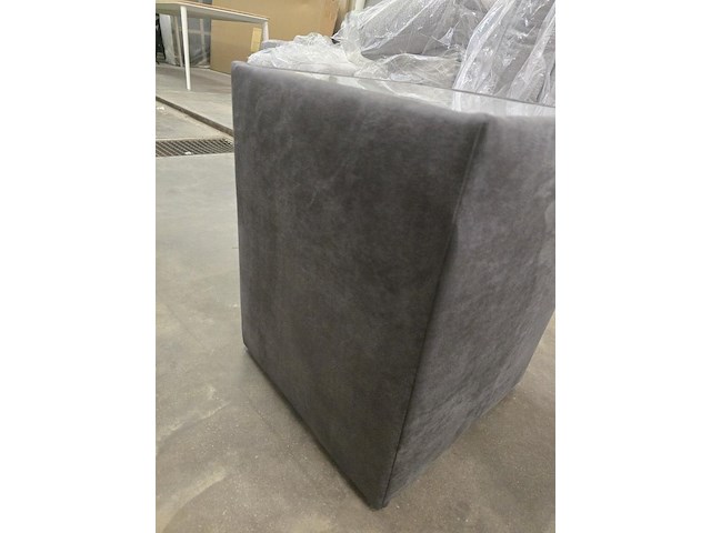 1x bijzettafeltje pu leder met glasblad 42x42x52h - afbeelding 3 van  5