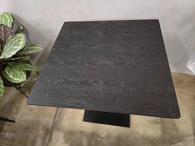 1x bistro tafel veneer zwarte eik 70x70 - afbeelding 6 van  6