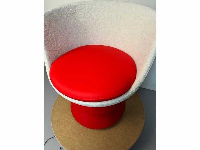 1x design stoel rood wit - afbeelding 4 van  4