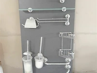 1x display met badkamer toebehoren - afbeelding 1 van  3
