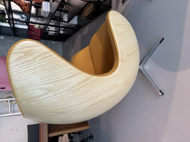 1x egg chair geel licht hout - afbeelding 2 van  8
