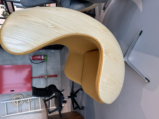 1x egg chair geel licht hout - afbeelding 4 van  8