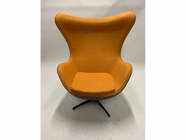 1x egg chair geel - afbeelding 1 van  4