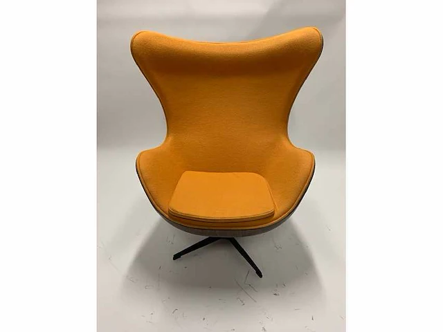 1x egg chair geel - afbeelding 1 van  4