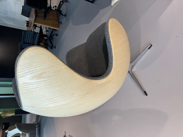 1x egg chair grijs licht hout - afbeelding 2 van  8