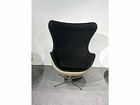 1x egg chair zwart natuur eik