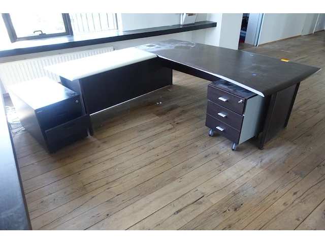 1x hoekbureau + 1x kast - afbeelding 3 van  8