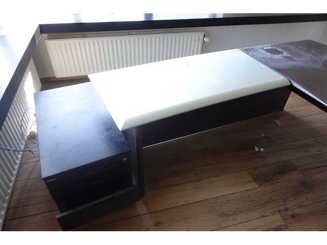1x hoekbureau + 1x kast - afbeelding 4 van  8
