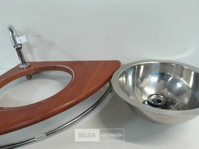 1x hoekwasbak inox houten blad met kraan showmodel - afbeelding 3 van  3