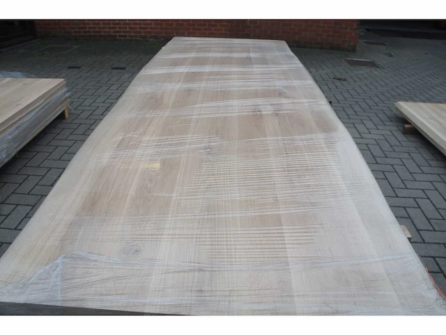 1x massief eiken tafelblad boomstameffect 2m80 - afbeelding 3 van  4