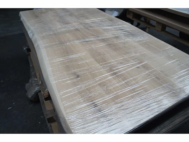 1x massief eiken tafelblad boomstameffect 2m - afbeelding 3 van  6