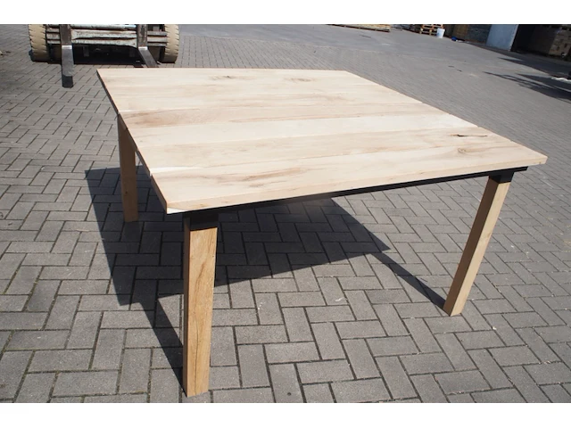 1x massieve buitentafel eik 1m50 - afbeelding 1 van  5