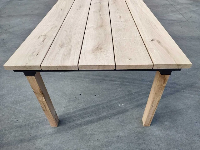 1x massieve buitentafel eik 2m50 - afbeelding 2 van  4
