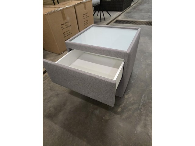 1x nachtkastje in stof met lade en glasblad 50x50x46h - afbeelding 4 van  9