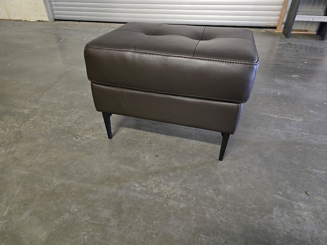 1x poef bruin 80x60x58h - afbeelding 1 van  3