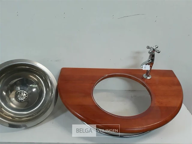 1x wasbak inox houten blad met kraan showmodel - afbeelding 1 van  3