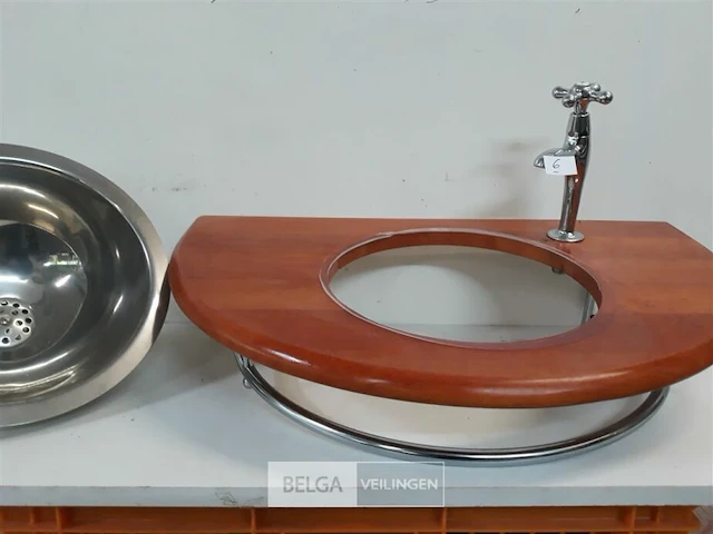 1x wasbak inox houten blad met kraan showmodel - afbeelding 3 van  3