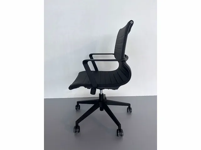 1x zwart design bureaustoel - afbeelding 2 van  4