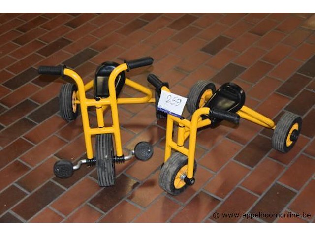 2 3-wiel fietsjes - afbeelding 1 van  1