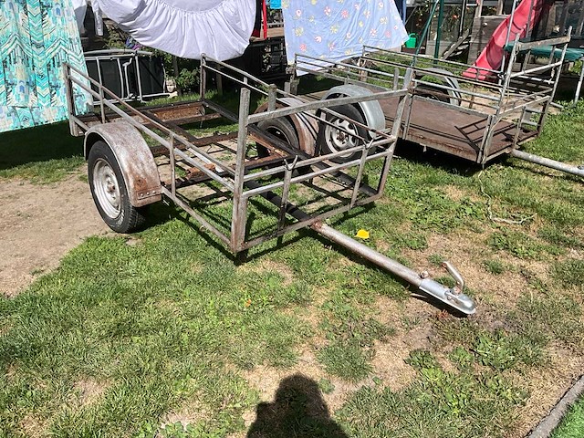 2 aanhangwagens - afbeelding 4 van  5