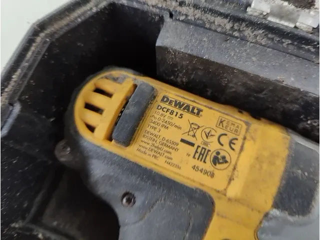2 accu schroefmachines dewalt dcd710 en dcf815 - afbeelding 1 van  2