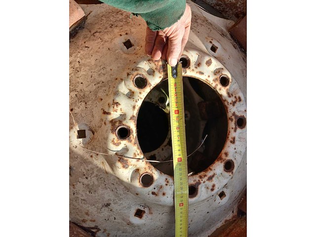 2 achtervelgen voor international 745 – 8-bouts – staal – stevige uitvoering - afbeelding 2 van  2