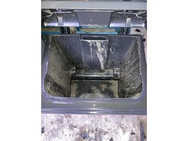 2 afvailcontainers - afbeelding 3 van  4