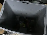 2 afvailcontainers - afbeelding 4 van  4