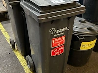 2 afvalcontainers - afbeelding 2 van  4