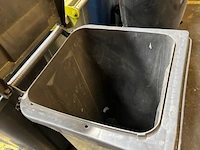 2 afvalcontainers - afbeelding 3 van  4