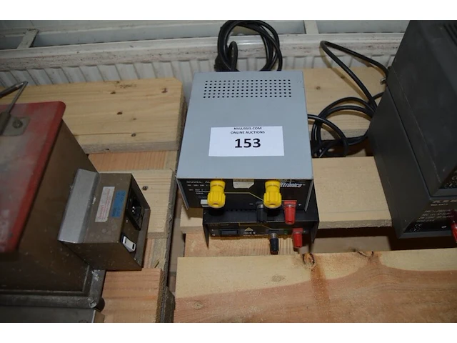 2 alpha+ elettronica stabilized dc power supply al344 - afbeelding 3 van  3