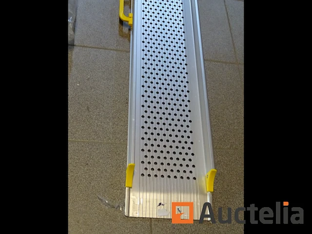 2 aluminium oprijplaten voor rolstoel of andere jws - afbeelding 4 van  10
