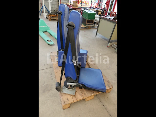 2 ambulance stoelen - afbeelding 2 van  6
