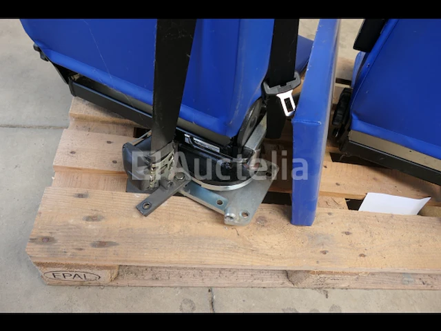 2 ambulance stoelen - afbeelding 5 van  6