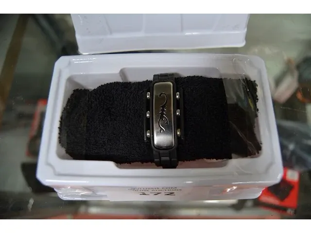 2 analoge polshorloges, 1 armband - afbeelding 5 van  5