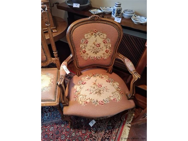 2 antieke stoelen - afbeelding 3 van  3