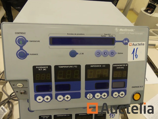 2 atakr ii rf-generatoren van medtronic - afbeelding 2 van  8