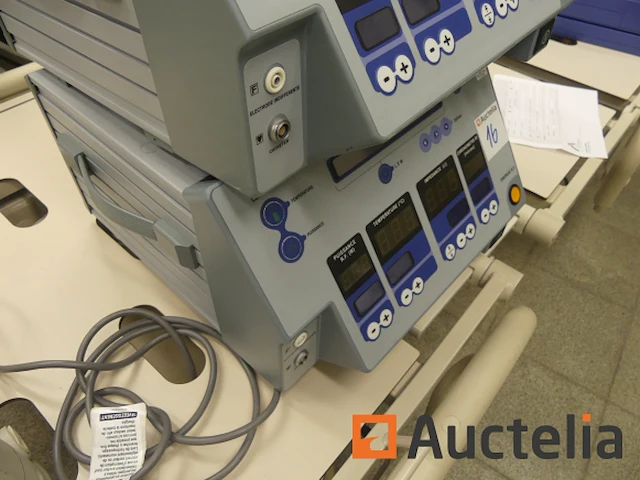 2 atakr ii rf-generatoren van medtronic - afbeelding 7 van  8