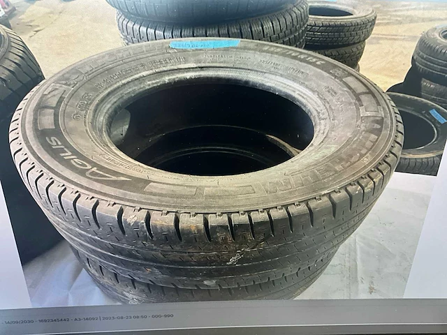 2 autobanden michelin agilis - afbeelding 2 van  4