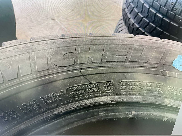 2 autobanden michelin agilis - afbeelding 3 van  4