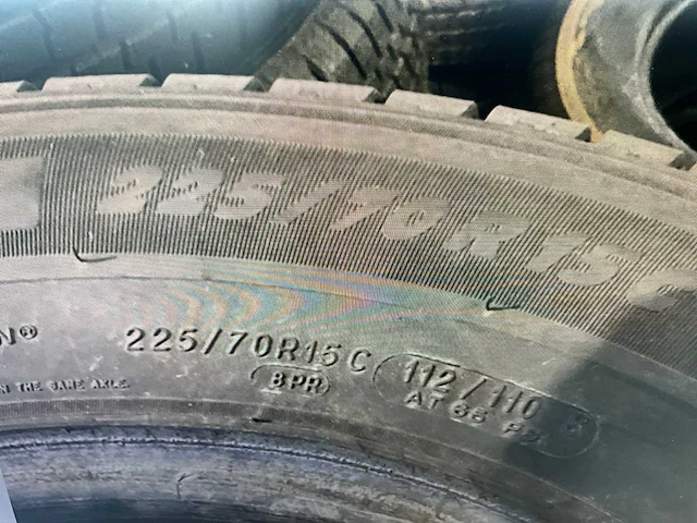 2 autobanden michelin agilis - afbeelding 4 van  4