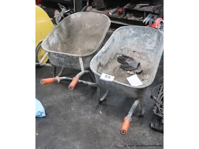 2 bakkruiwagens - afbeelding 1 van  2