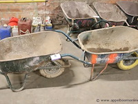 2 bakkruiwagens - afbeelding 1 van  1