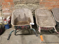 2 bakkruiwagens - afbeelding 1 van  1