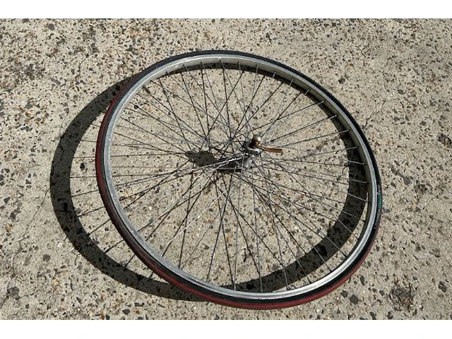 2 banden en 4 fietswielen - afbeelding 11 van  13