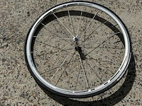 2 banden en 4 fietswielen - afbeelding 12 van  13